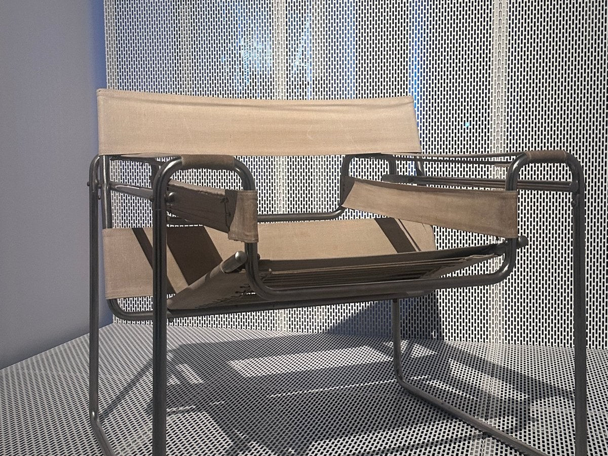 Wassily fotelis, Marcel Breuer – pavadintas Vasilijaus Kandinskio, Švipo mokytojo, vardu