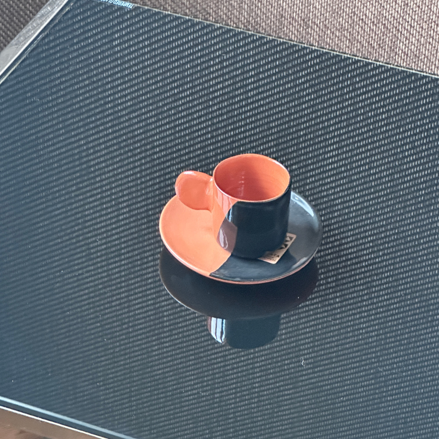 casa cubista espresso puodelis su lėkštute (juodi ir balti)
